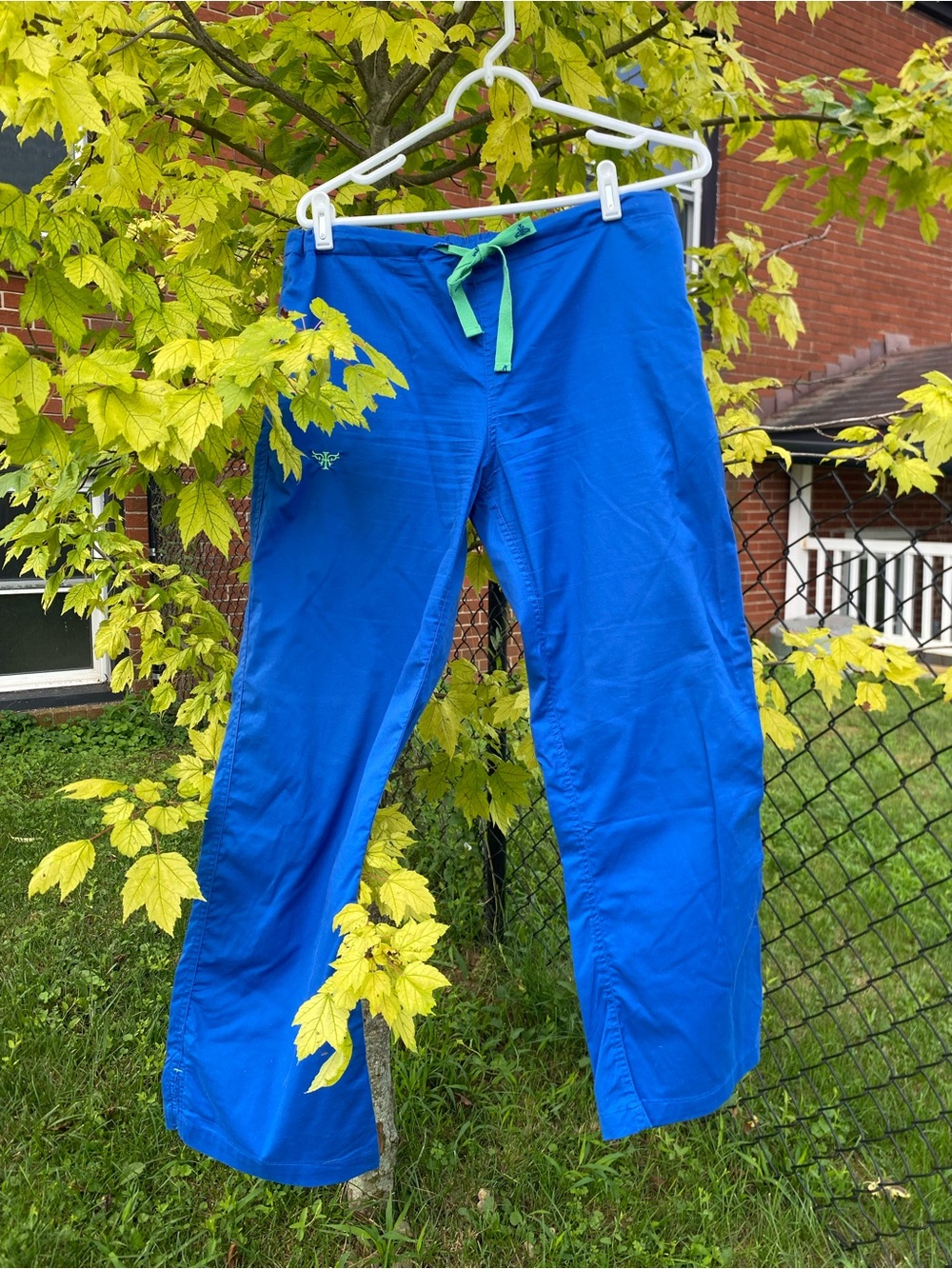 medcouture scrub pants SZ SM P. style 8705P. Blue with light green trim.